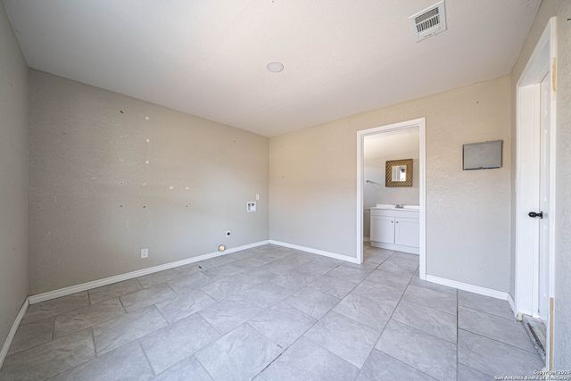 6227 Apple Valley, San Antonio, TX 78242