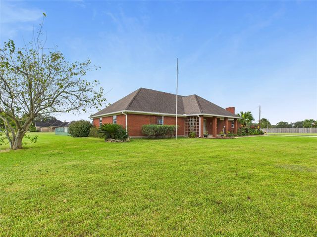 1236 County Road 634, Alvin, TX 77511