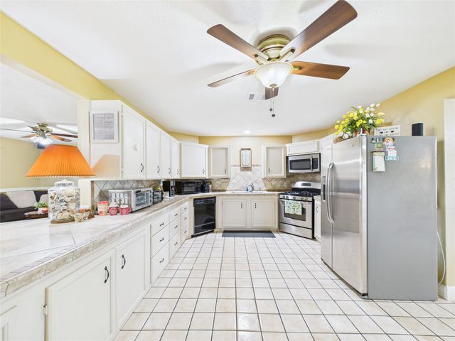 1236 County Road 634, Alvin, TX 77511
