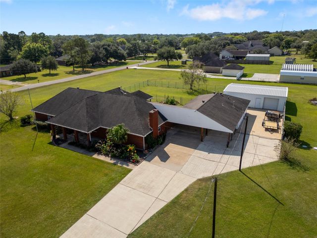 1236 County Road 634, Alvin, TX 77511