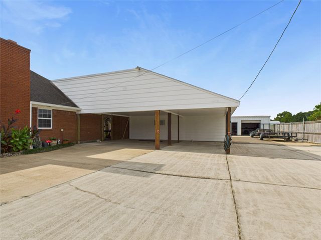 1236 County Road 634, Alvin, TX 77511