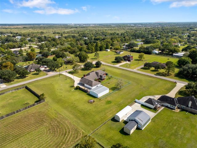 1236 County Road 634, Alvin, TX 77511