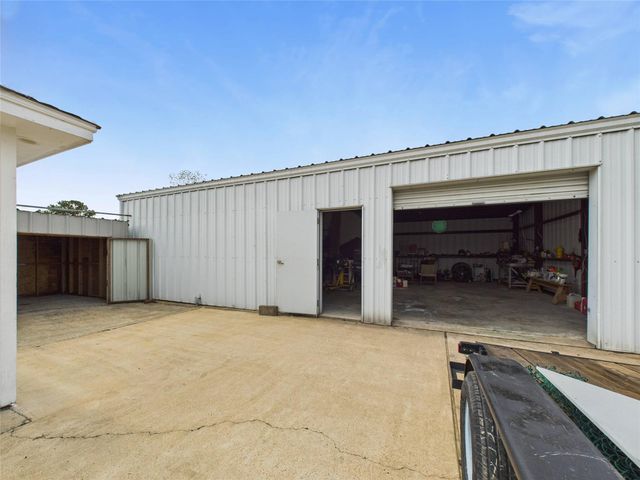 1236 County Road 634, Alvin, TX 77511