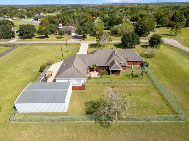 1236 County Road 634, Alvin, TX 77511
