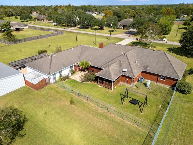 1236 County Road 634, Alvin, TX 77511