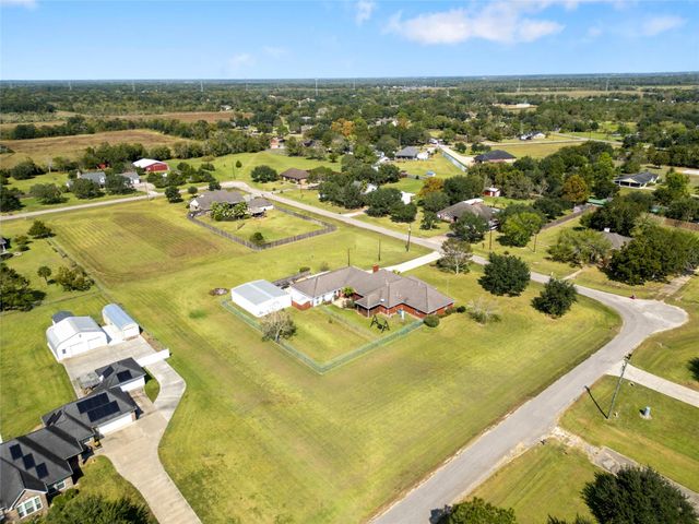 1236 County Road 634, Alvin, TX 77511