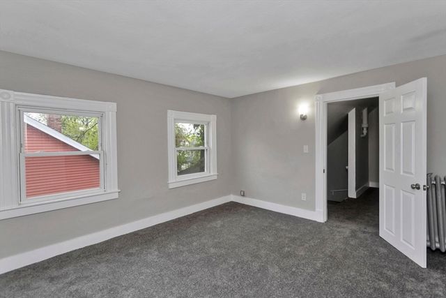 78 Whittier St, Springfield, MA 01108