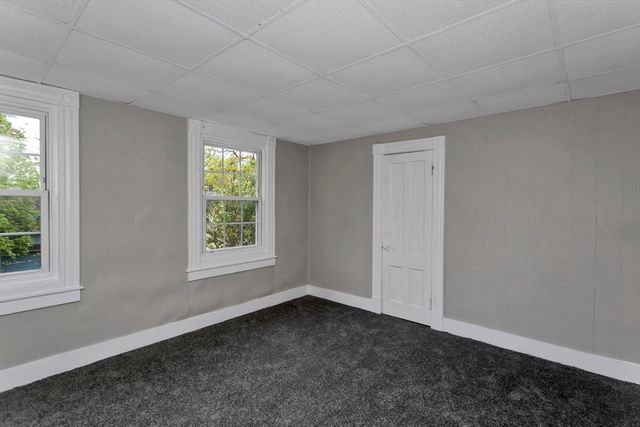 78 Whittier St, Springfield, MA 01108
