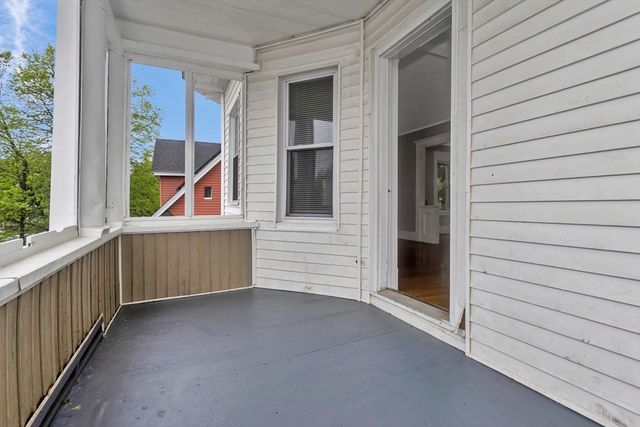 78 Whittier St, Springfield, MA 01108