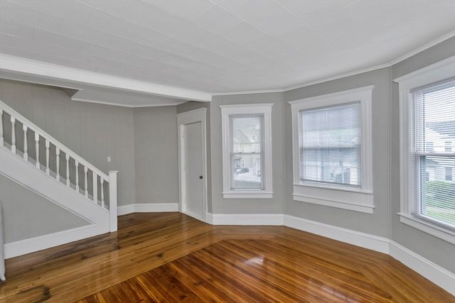 78 Whittier St, Springfield, MA 01108