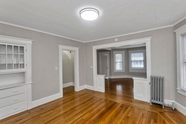 78 Whittier St, Springfield, MA 01108