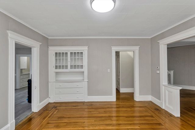 78 Whittier St, Springfield, MA 01108