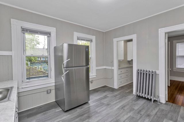 78 Whittier St, Springfield, MA 01108