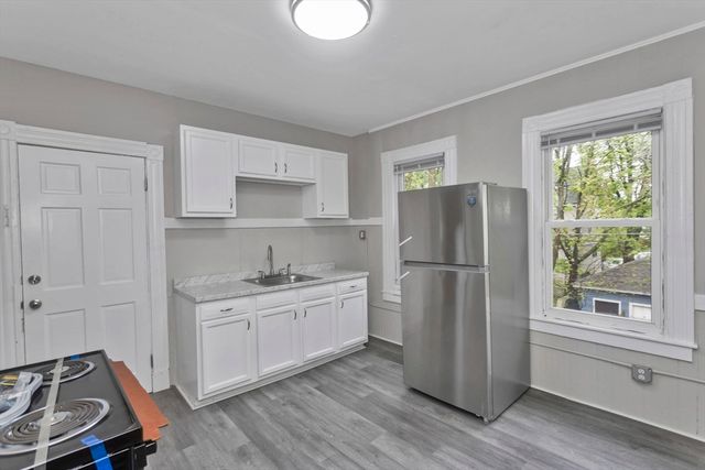 78 Whittier St, Springfield, MA 01108