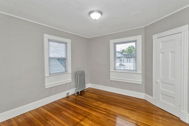 78 Whittier St, Springfield, MA 01108