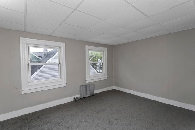 78 Whittier St, Springfield, MA 01108