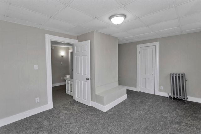 78 Whittier St, Springfield, MA 01108