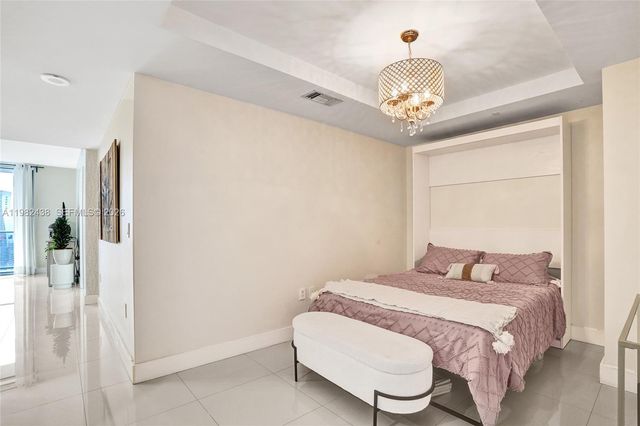 45 SW 9th St 4004, Miami, FL 33130