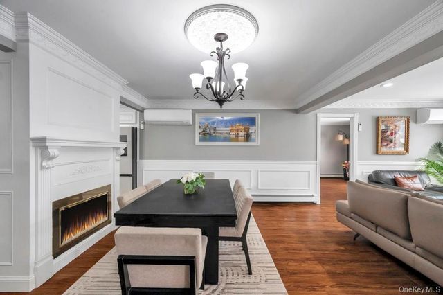 54 Abbot Lane, Hicksville, NY 11801