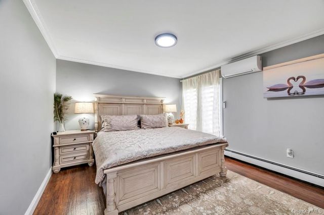 54 Abbot Lane, Hicksville, NY 11801