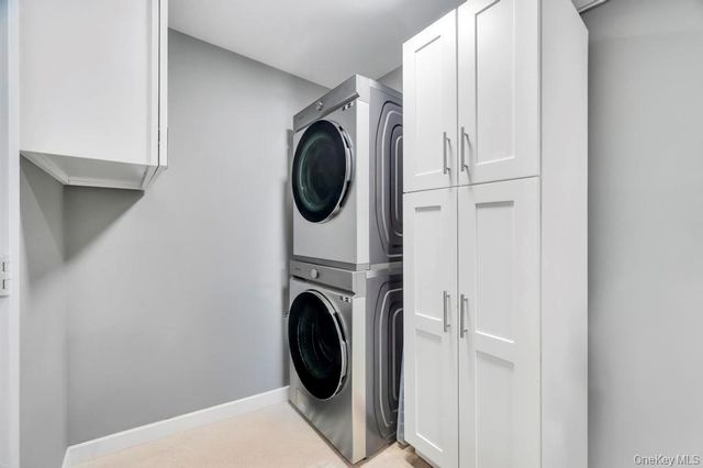 54 Abbot Lane, Hicksville, NY 11801