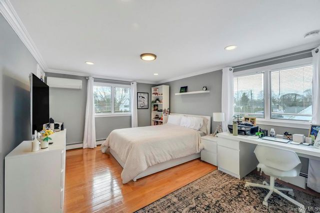 54 Abbot Lane, Hicksville, NY 11801