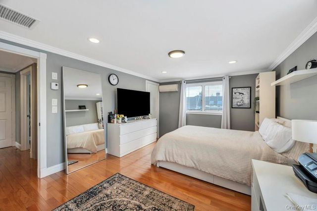 54 Abbot Lane, Hicksville, NY 11801