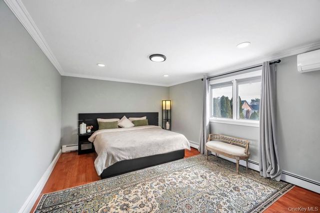 54 Abbot Lane, Hicksville, NY 11801