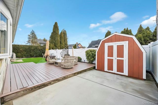 54 Abbot Lane, Hicksville, NY 11801