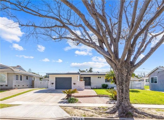 6742 E El Salvador, Long Beach, CA 90815