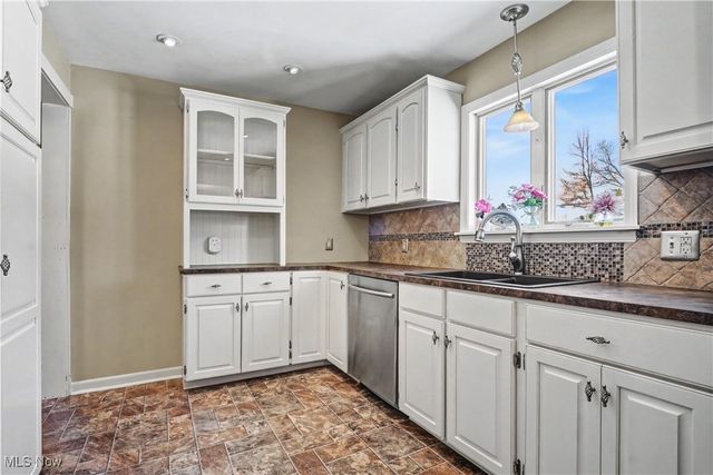 3001 Englewood Drive, Stow, OH 44224