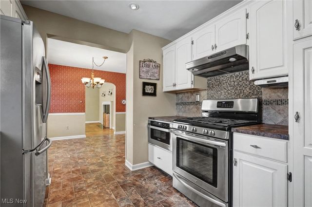 3001 Englewood Drive, Stow, OH 44224