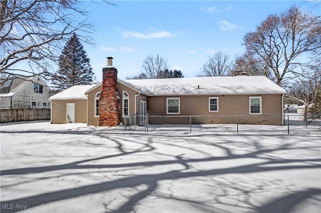 3001 Englewood Drive, Stow, OH 44224