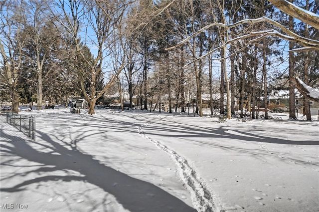 3001 Englewood Drive, Stow, OH 44224