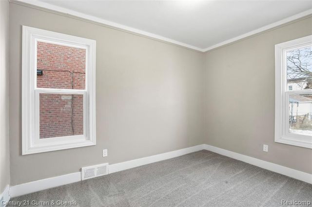 6640 Yinger Avenue, Dearborn, MI 48126