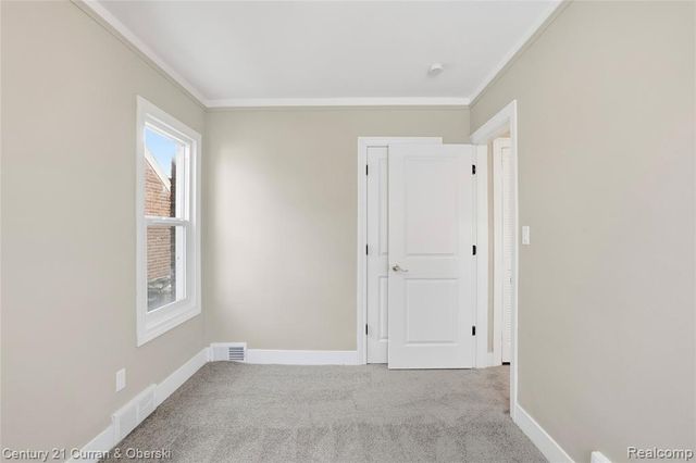 6640 Yinger Avenue, Dearborn, MI 48126