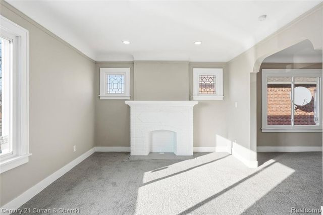 6640 Yinger Avenue, Dearborn, MI 48126