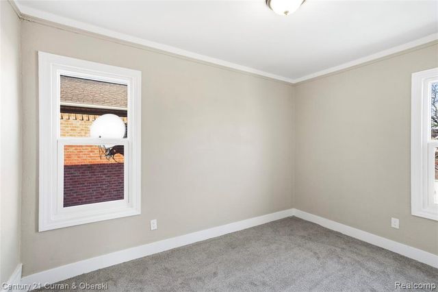 6640 Yinger Avenue, Dearborn, MI 48126
