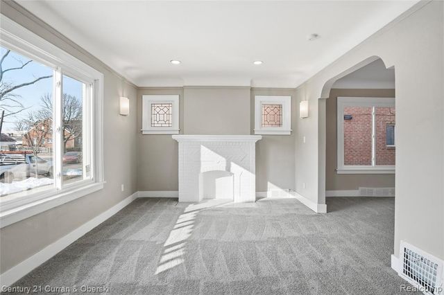 6640 Yinger Avenue, Dearborn, MI 48126