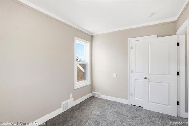 6640 Yinger Avenue, Dearborn, MI 48126