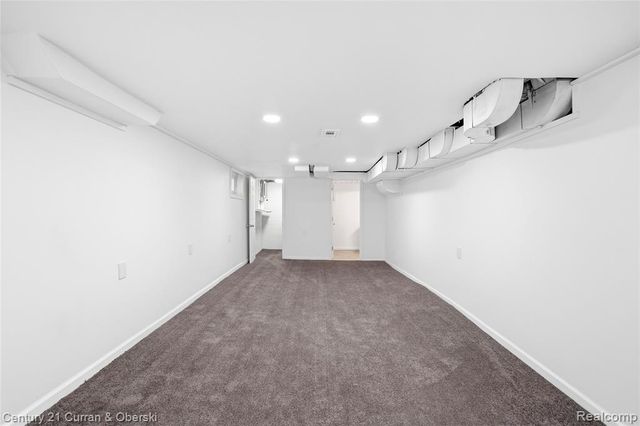 6640 Yinger Avenue, Dearborn, MI 48126