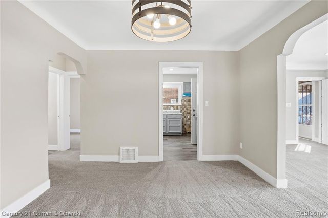 6640 Yinger Avenue, Dearborn, MI 48126
