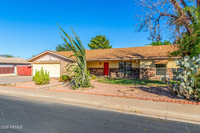 1626 E GARNET Avenue, Mesa, AZ 85204