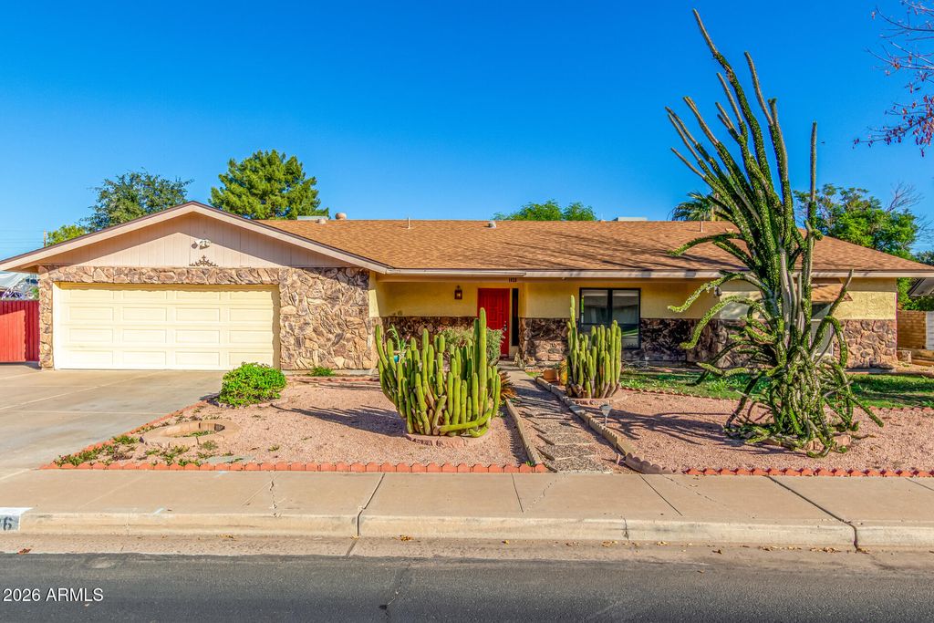 1626 E GARNET Avenue, Mesa, AZ 85204