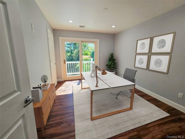 32 Valley Road, Old Westbury, NY 11568