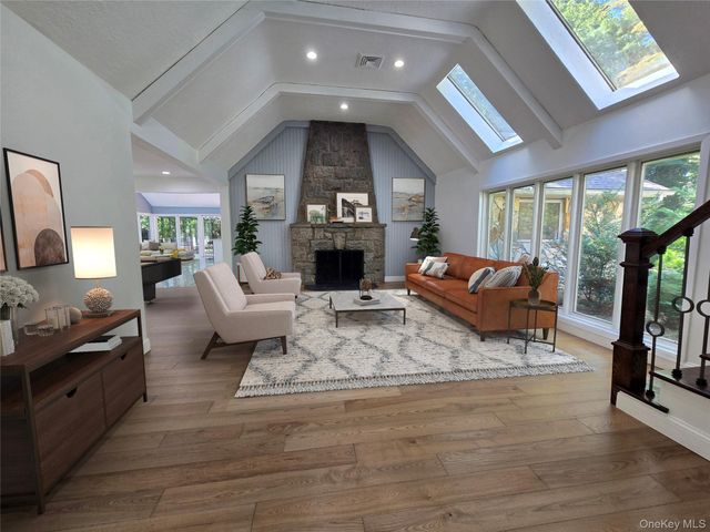 32 Valley Road, Old Westbury, NY 11568