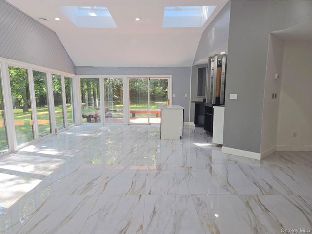 32 Valley Road, Old Westbury, NY 11568