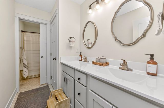 3243 NW 27th Circle, Ankeny, IA 50023