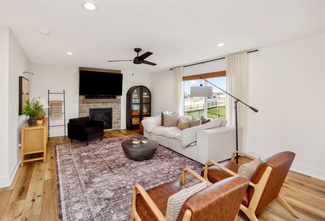 3243 NW 27th Circle, Ankeny, IA 50023