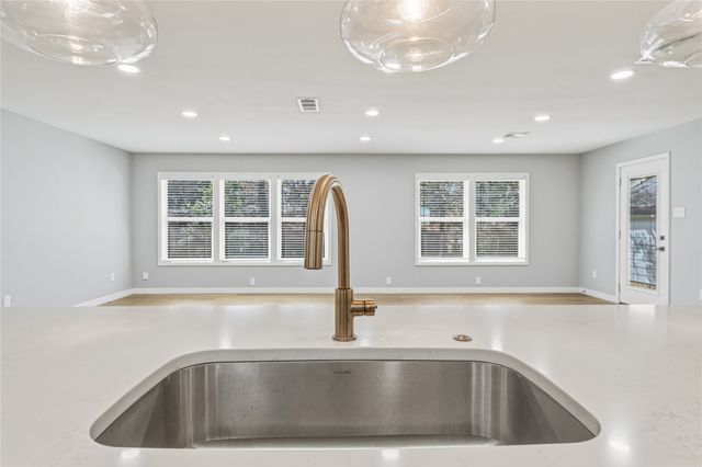 4600 Cedar Mountain Drive, Waco, TX 76708